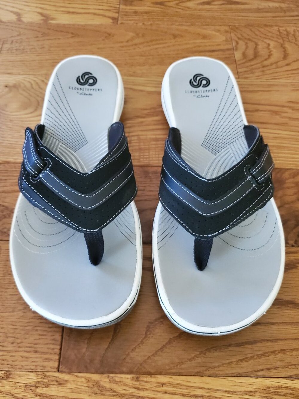 CloudSteppers by Clarks Black Size 10 M Thong Sandals